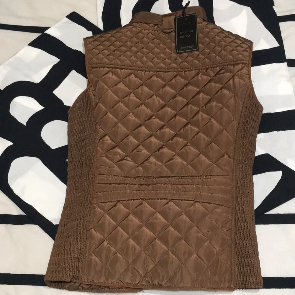 Vest - Picture 6 of 8